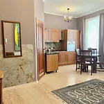 Beautiful And Charming Apartment In The Heart Of The Old Town