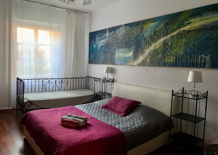 Beautiful And Charming Apartment In The Heart Of The Old Town