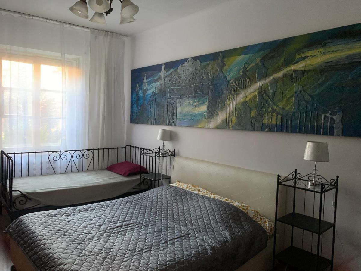 Beautiful And Charming In The Heart Of The Old Town Butas *