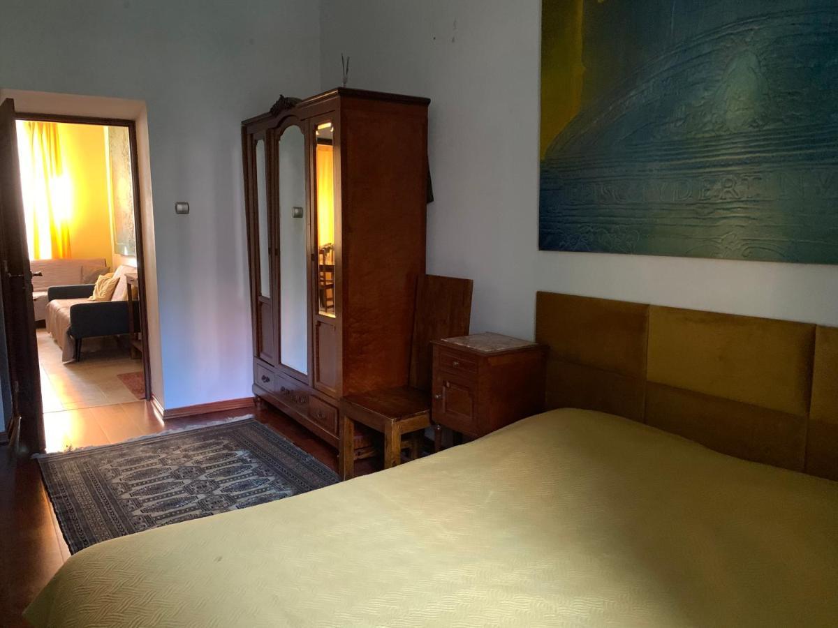 Beautiful And Charming In The Heart Of The Old Town Butas *
