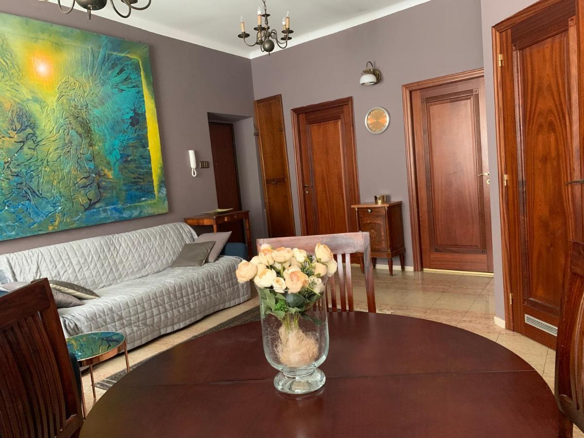 Beautiful And Charming In The Heart Of The Old Town Butas *