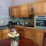 Beautiful And Charming Apartment In The Heart Of The Old Town