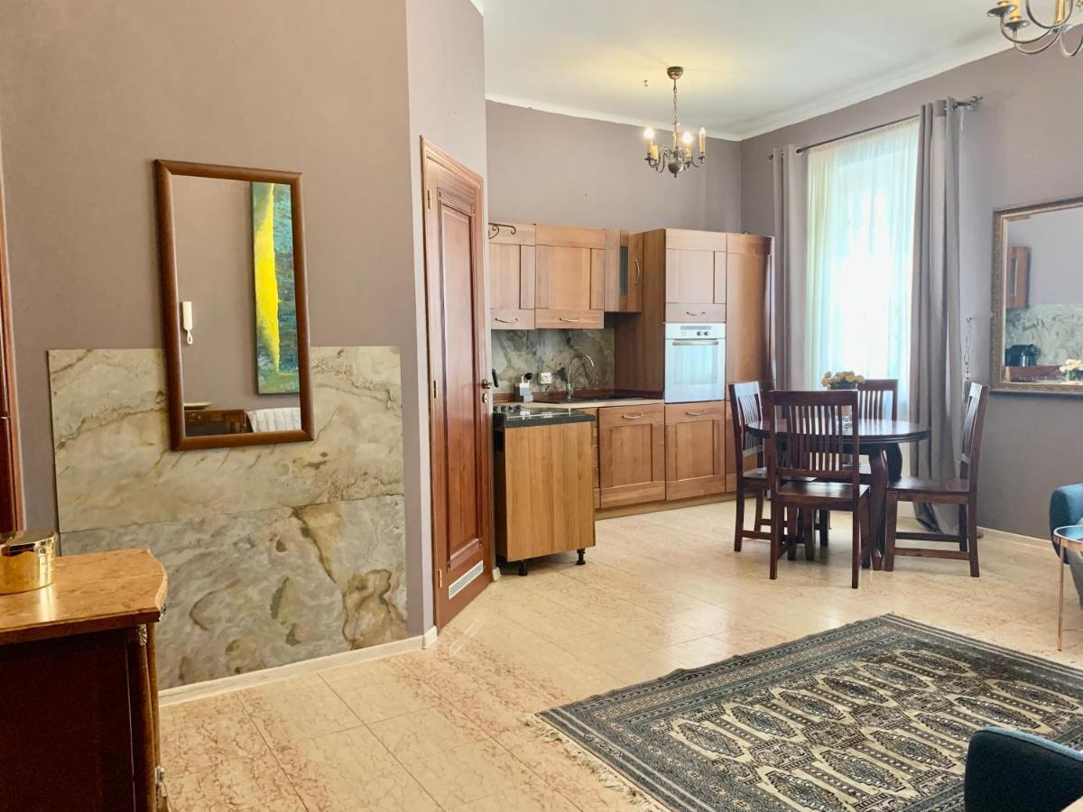 Appartement Beautiful And Charming In The Heart Of The Old Town Warschau
